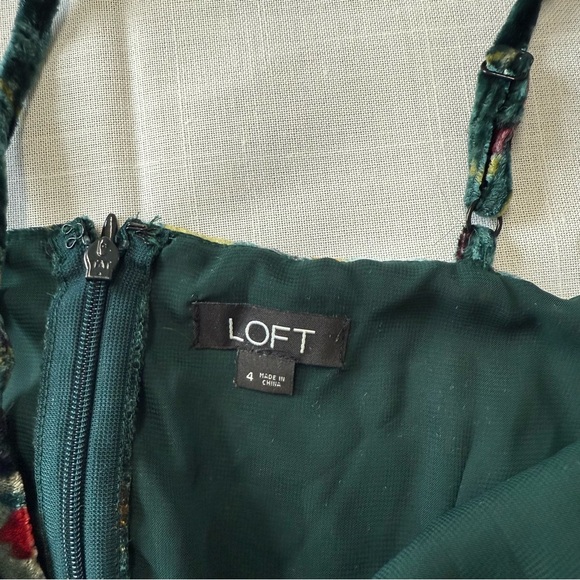 LOFT Floral Velvet Wide Leg Jumpsuit Holiday Green Casual Women’s Size 4 - Picture 11 of 13